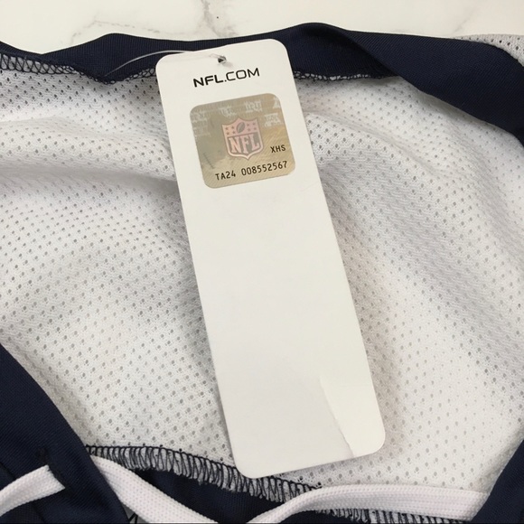 LAST DAY TO PURCHASE! Chargers Tee Size L - Picture 16 of 16